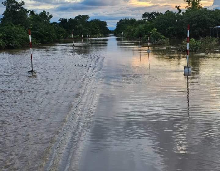 Baisse du niveau de l'eau sur la RN1, Mais pas propice à la circulation, 24 août 2024