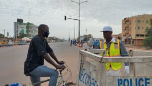 Régulation de la circulation au carrefour de Katr Yaar par l'association AFOV