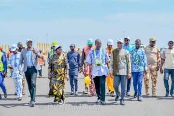 Visite du chantier de l'aéroport de Donsin par le ministre Émile Zerbo