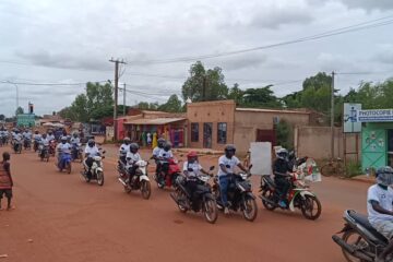 Caravane de port de casque organisé par le Réseau des journalistes et communicateurs pour la promotion de la sécurité routière au Burkina Faso (ReJSER-BF), 5 octobre 2024