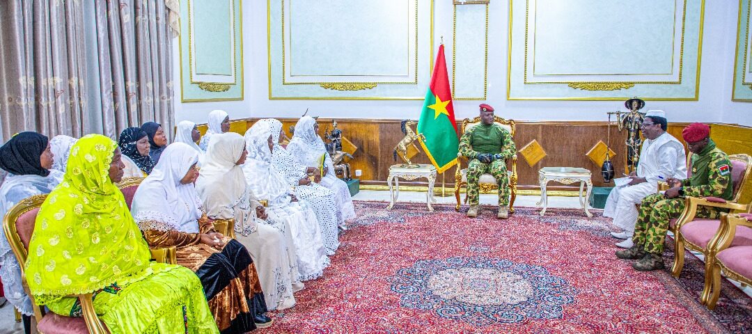 Visite d'une délégation de la cellule féminine de la Communauté musulmane du Burkina Faso chez le Président du Faso, 18 octobre 2024