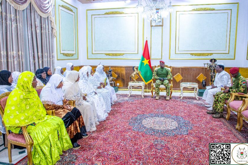 Visite d'une délégation de la cellule féminine de la Communauté musulmane du Burkina Faso chez le Président du Faso, 18 octobre 2024