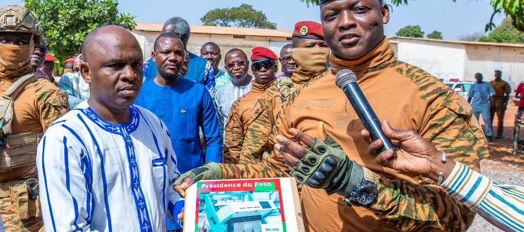 Remise de 20 trieuses optiques aux rizeries nationales par le Chef de l'Etat, 02 décembre 2024 à Bobo