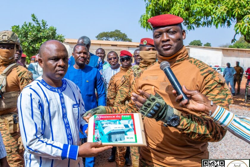 Remise de 20 trieuses optiques aux rizeries nationales par le Chef de l'Etat, 02 décembre 2024 à Bobo